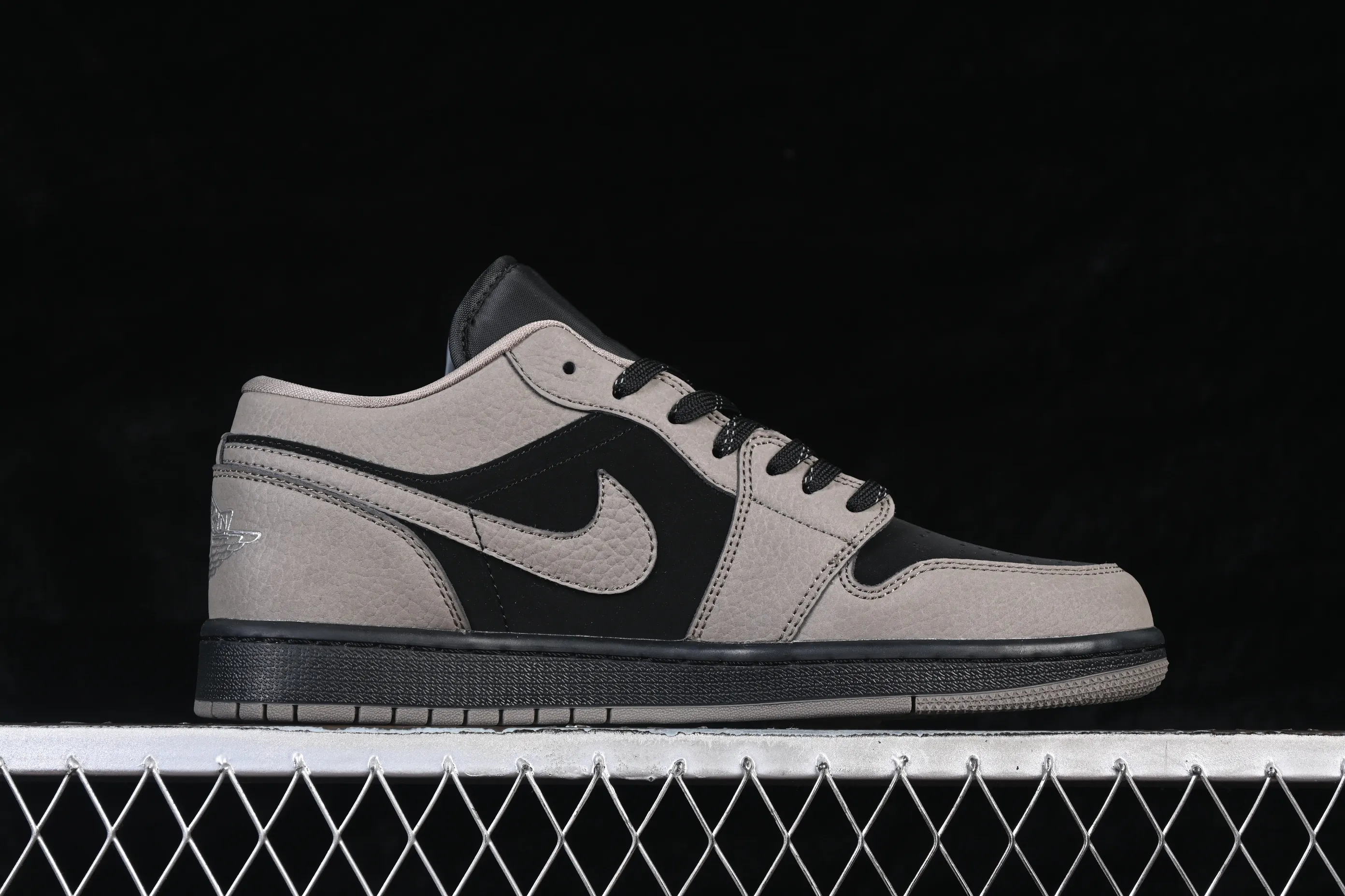 All Categories Air Jordan Jordan Series Basketball Shoes Air Jordan 1 Low Air Jordan 1 Low AJ1 Joe 1 Milk Tea Mocha Low State Cultural Casual Shoes IB7109-005
